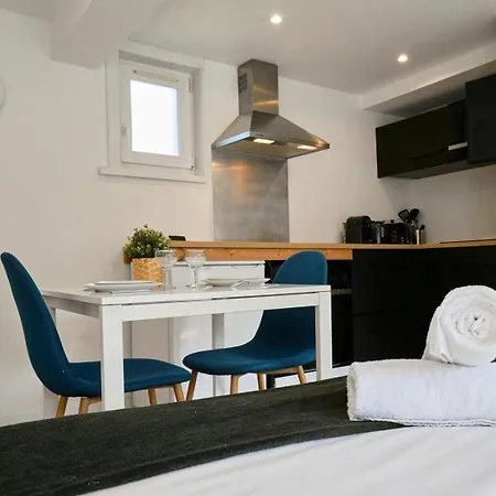 Hypercentre Gares - Small Apartment Lille