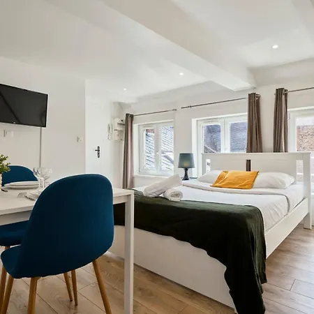 Hypercentre Gares - Small Appartement *